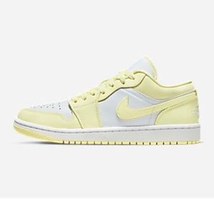 Air jordan 1 low pure platinum/citron tint. Womens 6.5. Like new.